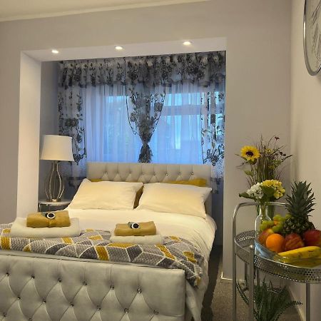 Apartment Luxe Free Wifi, Free Parking, Free Netflix Friern Barnet Esterno foto